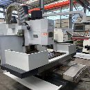 两台基本未用的北京一机714控数铣，齿轮b头t40主轴，.